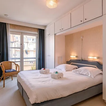 Cosy And Classic On Top Location In Appartement