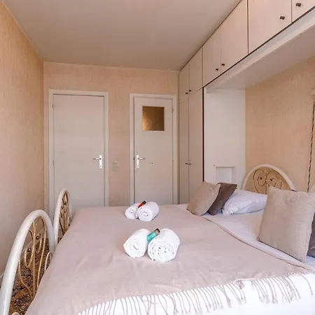 Cosy And Classic On Top Location In * Knokke-Heist